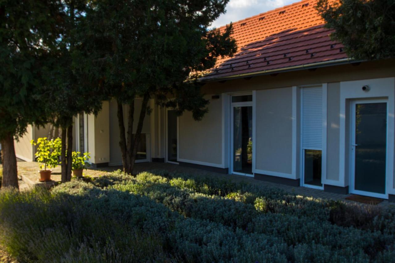 Apartamento Dióliget Ohid Exterior foto