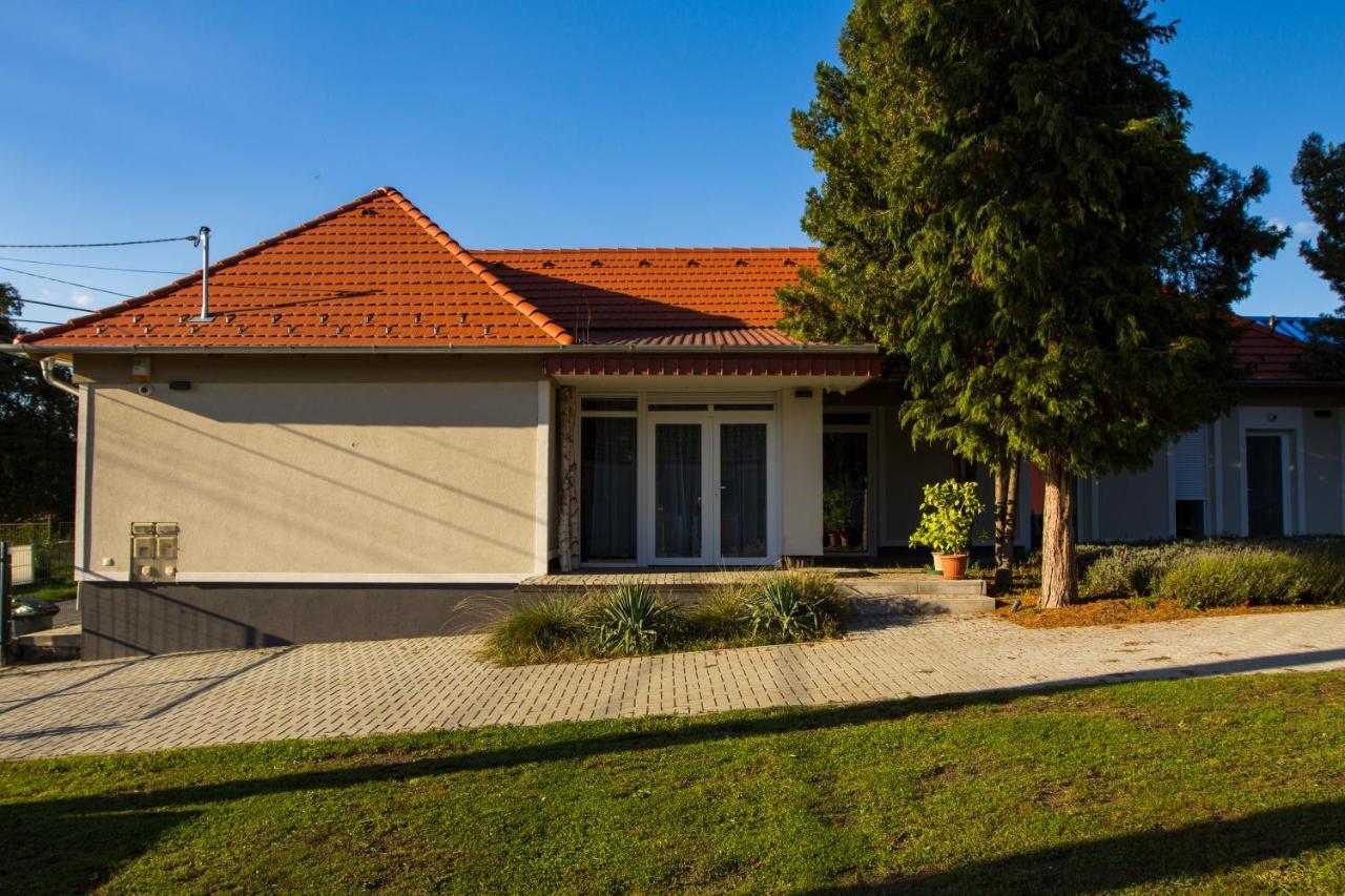 Apartamento Dióliget Ohid Exterior foto